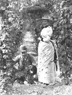 Mr John W Duncan and his sister Miss Jessie J Duncan