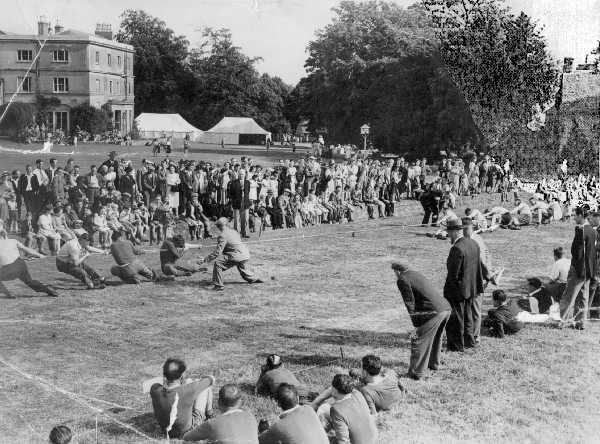 Tog of war at Froyle Fete 